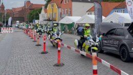 Klimadagene på havnen i Sønderborg fik onsdag eftermiddag besøg af Tour de France-politibetjente på motorcykler. Video/foto: Erik Egvad Petersen - www.sydnyt.dk