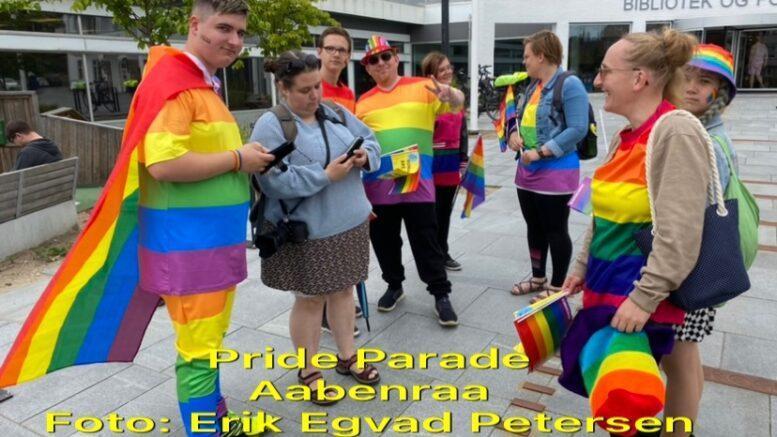 Så kører Pride Parade Aabenraa 2022 - Foto: Erik Egvad Petersen - www.sydnyt.dk