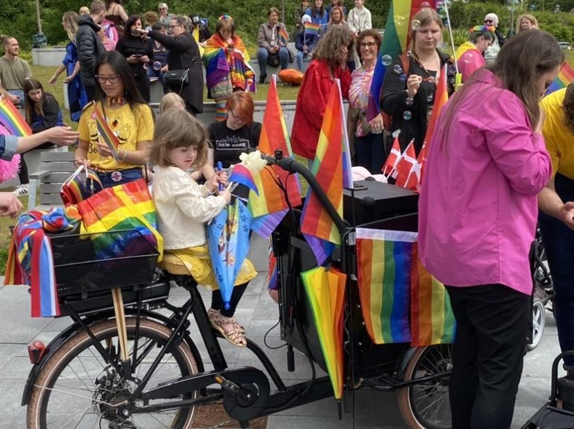 Pride Parade 2022 i Aabenraa var en flot og farverig oplevelse - Foto/video: Erik Egvad Petersen - www.sydnyt.dk 