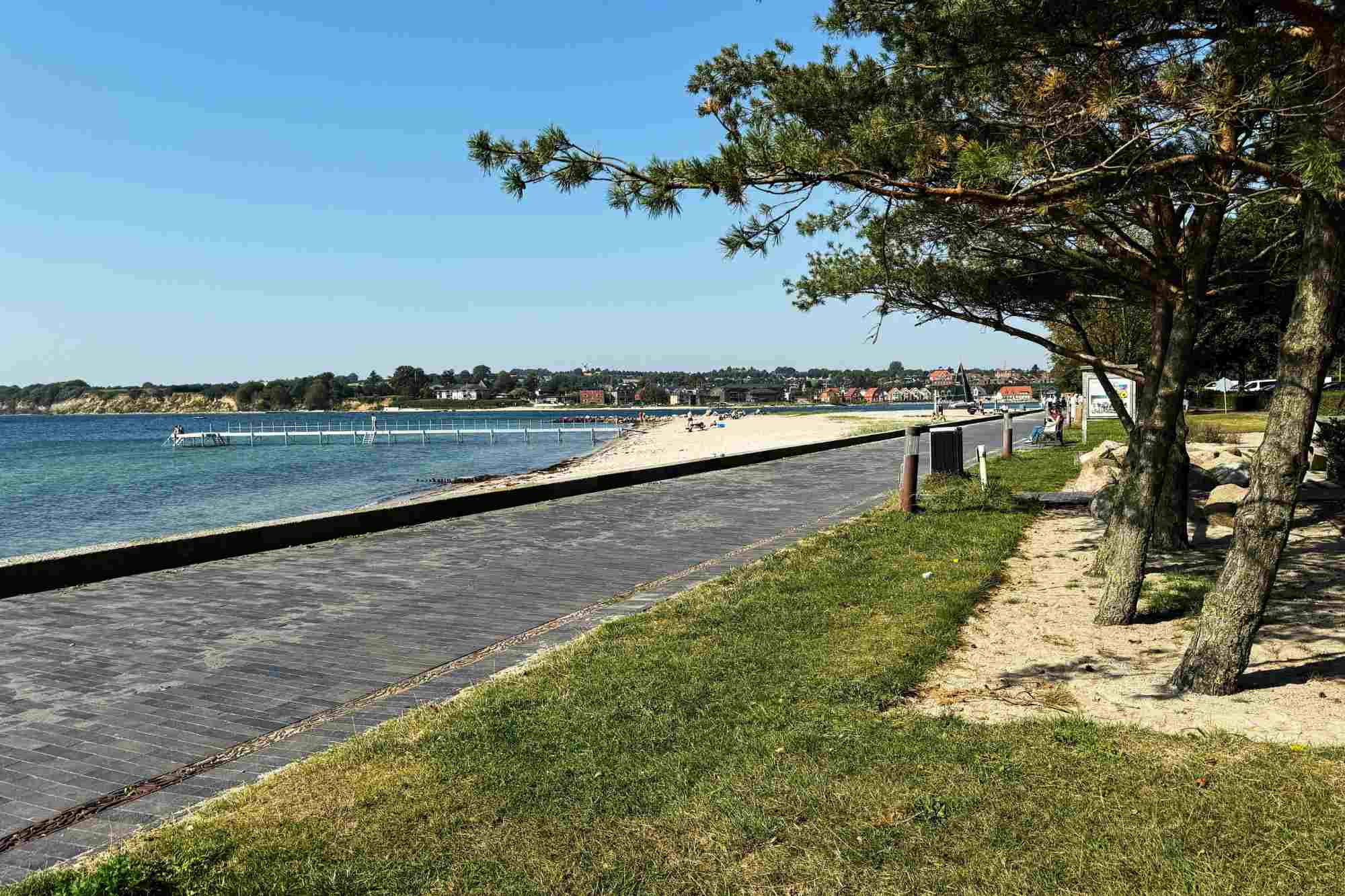 Sønderborg - Strandpromenaden er klar til efterårets gåture - Sydnyt.dk ...